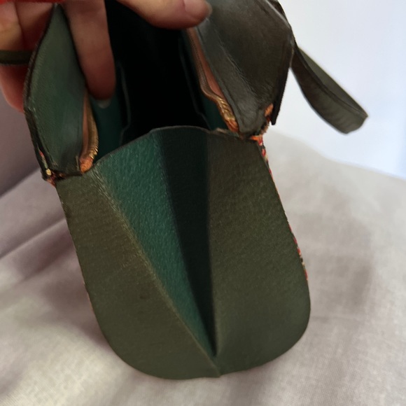 Detailed threaded purse with green, red, yellow, organ ge and black threading - Picture 7 of 11